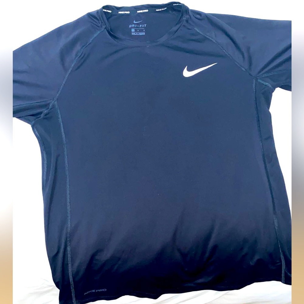 Selling one of my nice nike dry fit shirts! In wonderful condition!